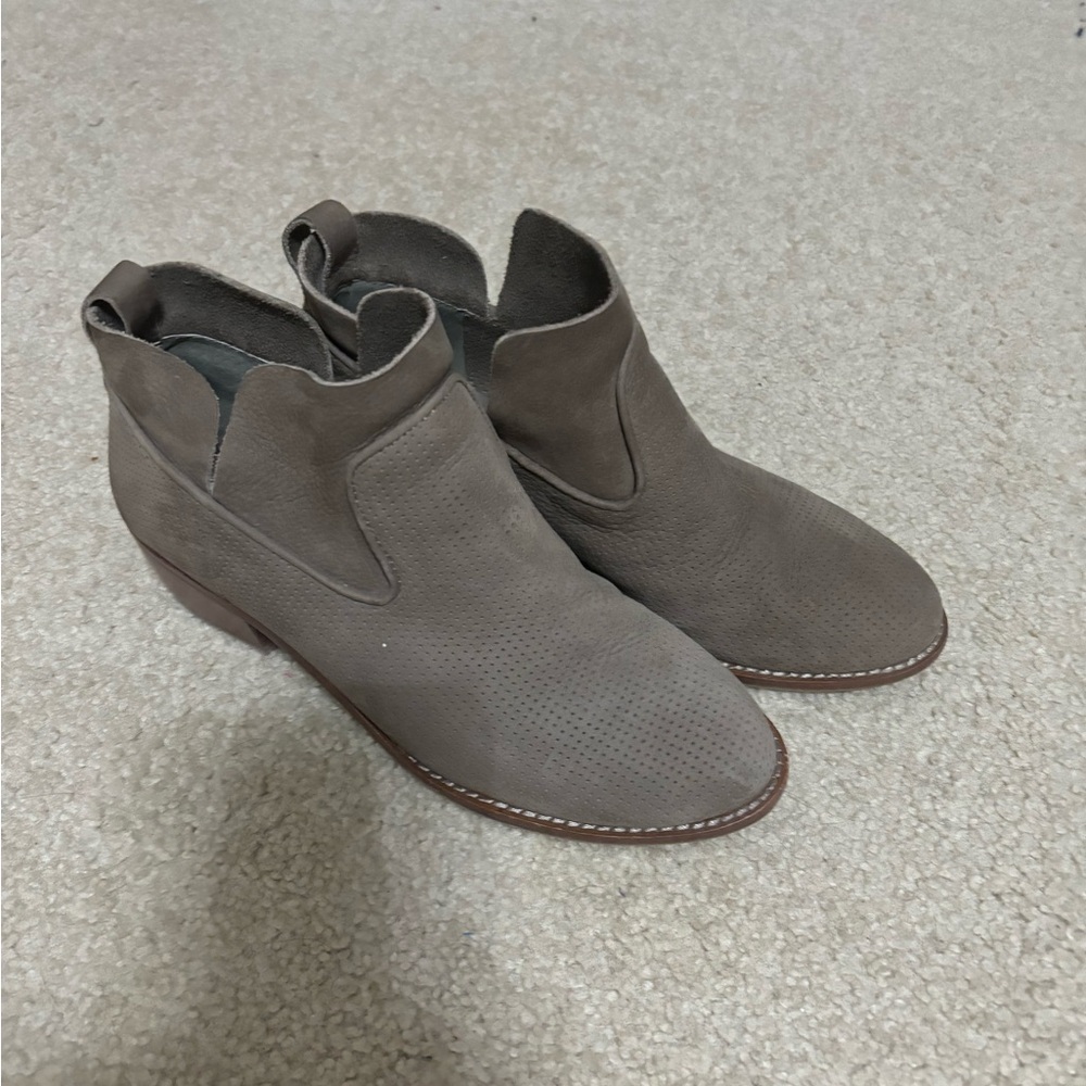 Size 7.5 tan booties